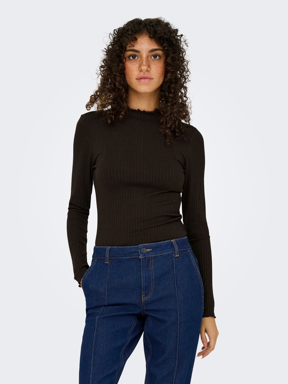 JDY Ribbed Top with Lettuce Hem in Chocolate
