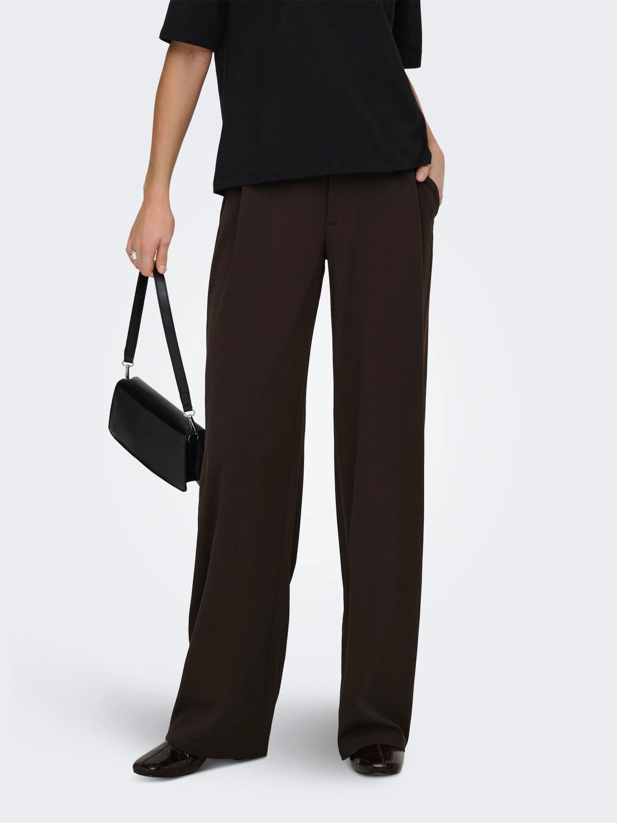 JDY Tailored Trousers in Chocolate